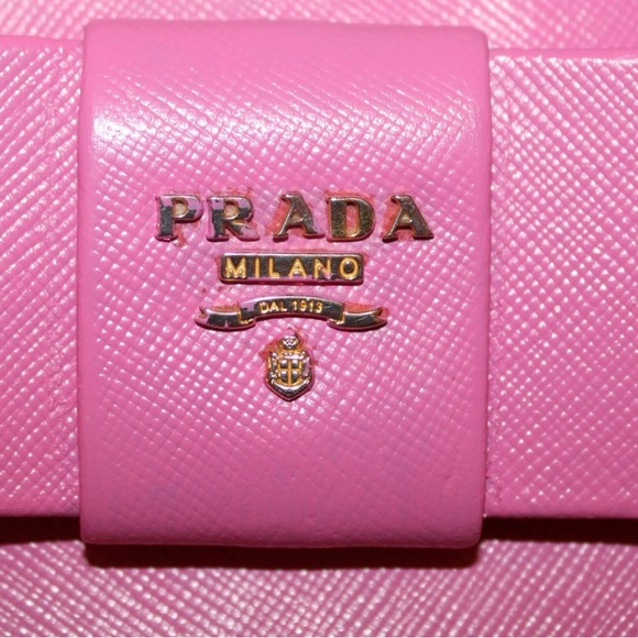 Prada Milano Saffiano Fiocco Leather Zip
Around Continental Bow Wallet - Picture 3 of 12